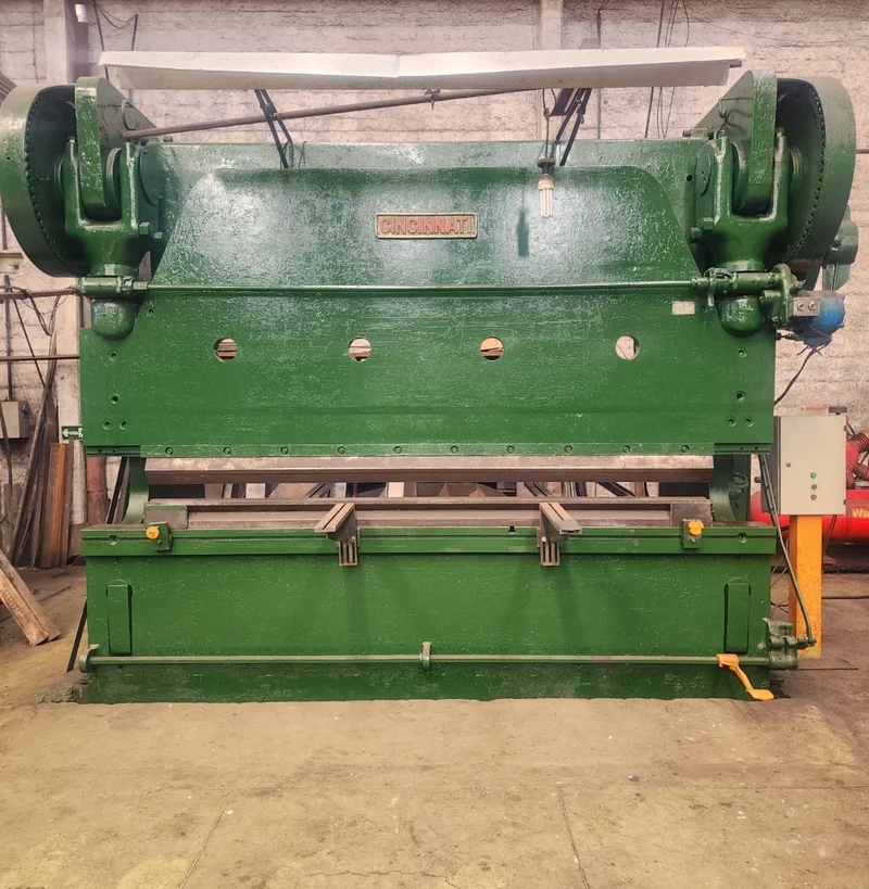 Dobradeira Cincinatti  - Corte e Dobra | Hercules Equipamentos